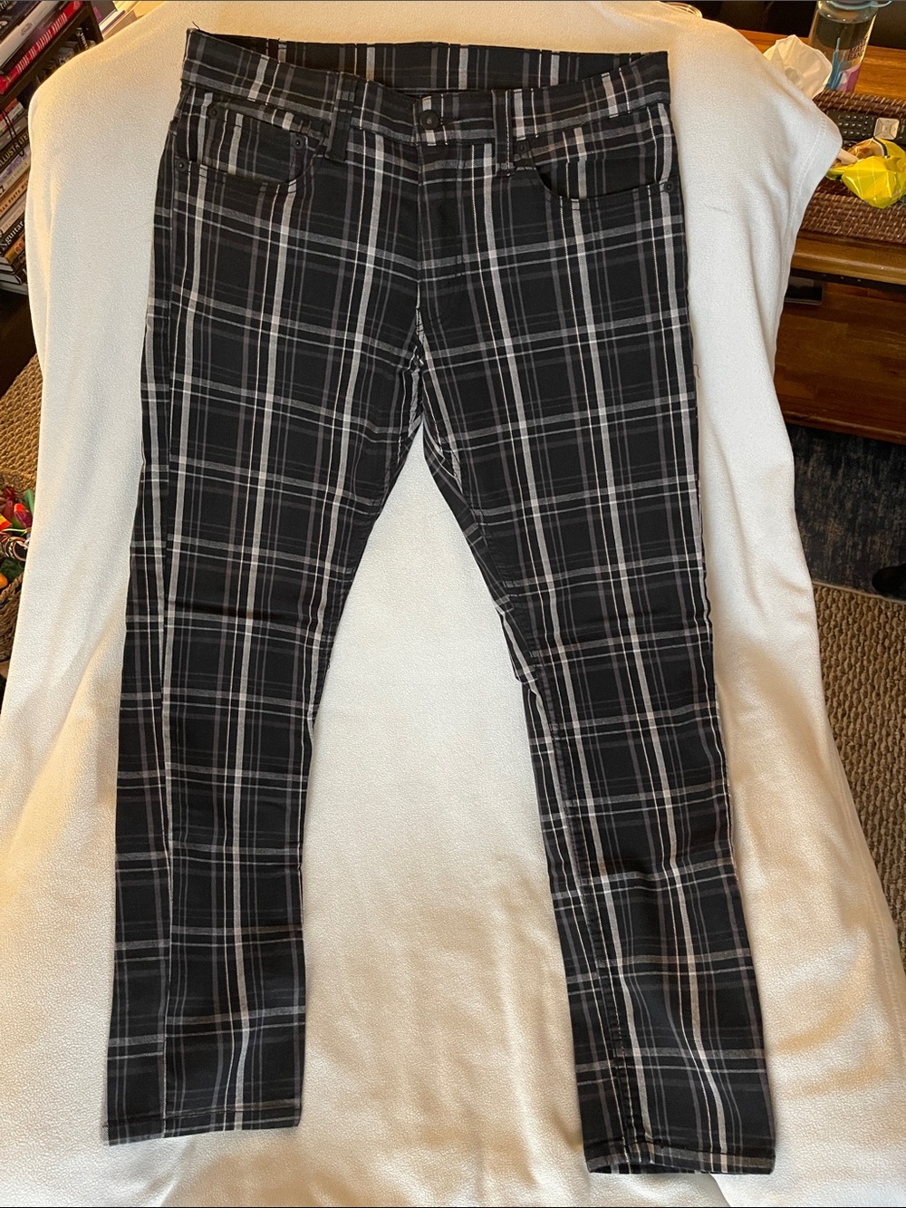 Levi’s 511 Men's Black Plaid Jeans - Stylish Slim Fit size 32/30